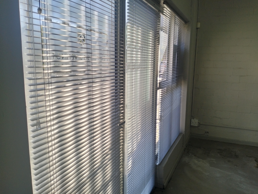 To Let Commercial Property for Rent in Rosenpark Western Cape